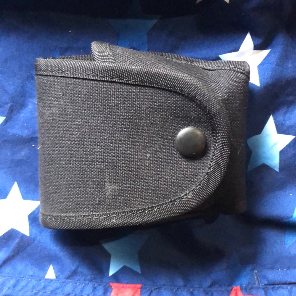 Handcuff case